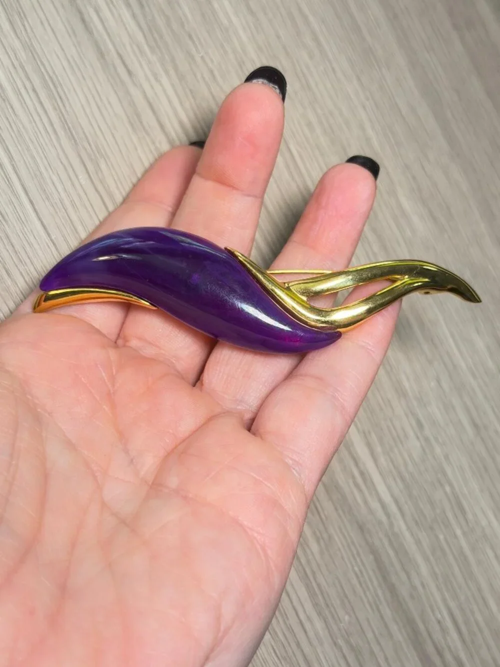 PARK LANE Vintage Purple Lucite Brooch Gold Tone Abstract Leaf Pin 4
